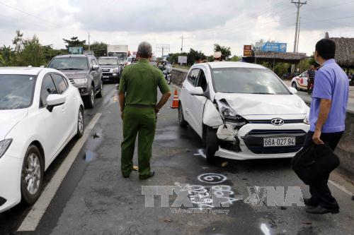 3 vụ tai nạn liên tiếp gây ùn tắc nghiêm trọng trên quốc lộ 1A